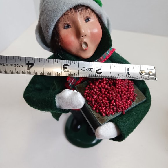 Byers' Choice Ltd "The Carolers" - Picture 4 of 10